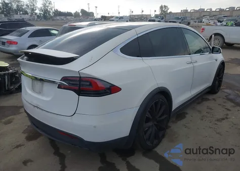 2016 Tesla Model X 60D/P100D/P90D z USA, uszkodzony, nr VIN 5YJXCAE43GF001453